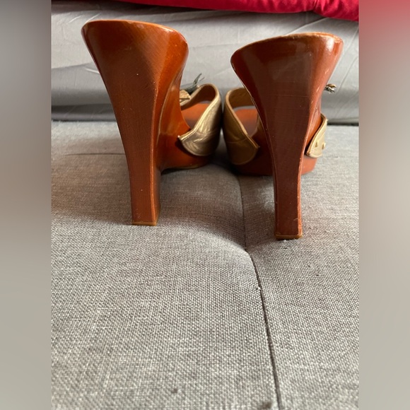 Stuart Weitzman wooden mules 6 - Picture 10 of 12